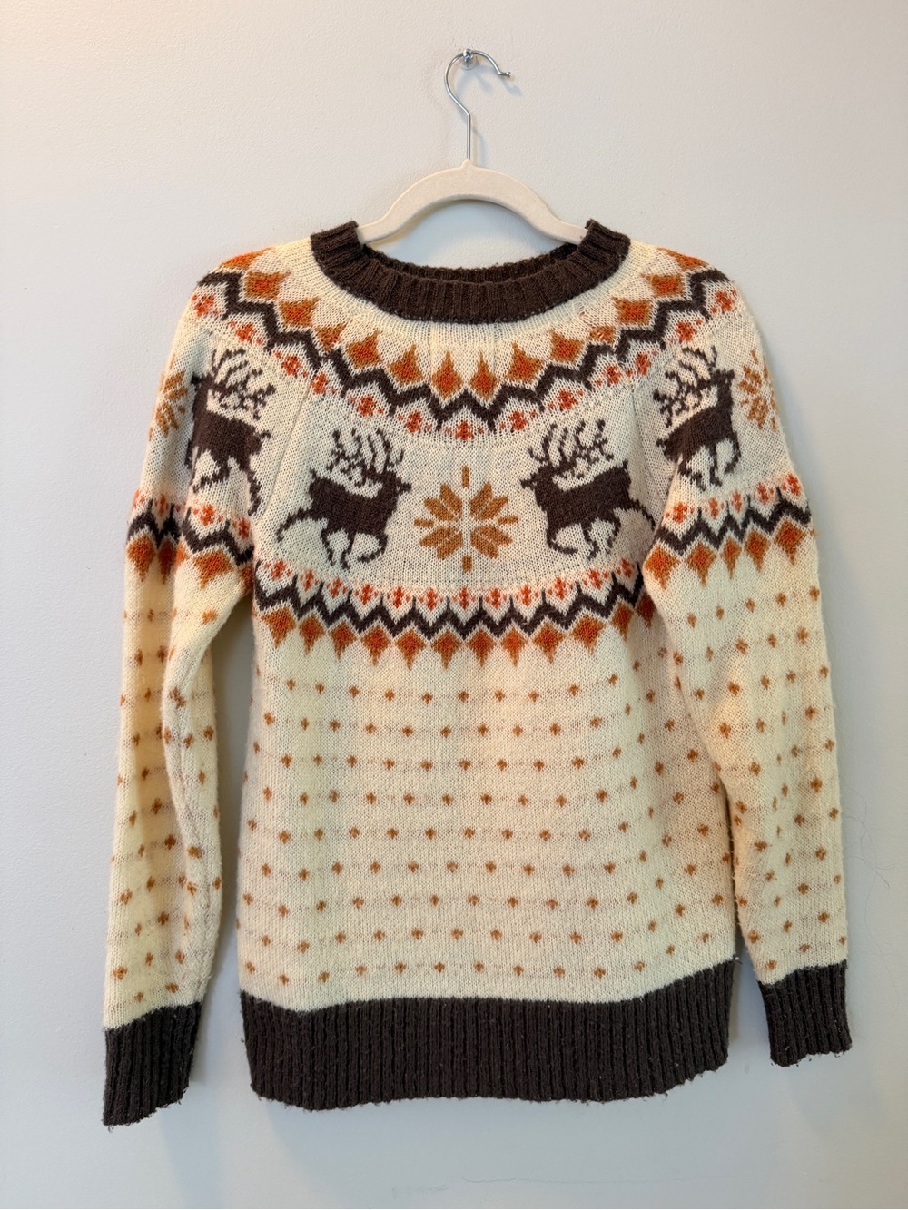 Kiel James Patrick Cream Crewneck Fair Isle Sweater with Brown and Orange Motifs